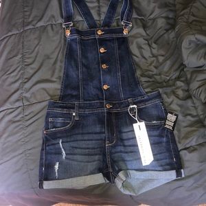 DENIM OVERALL SHORTS